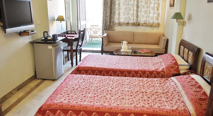 Hotel Arya Niwas